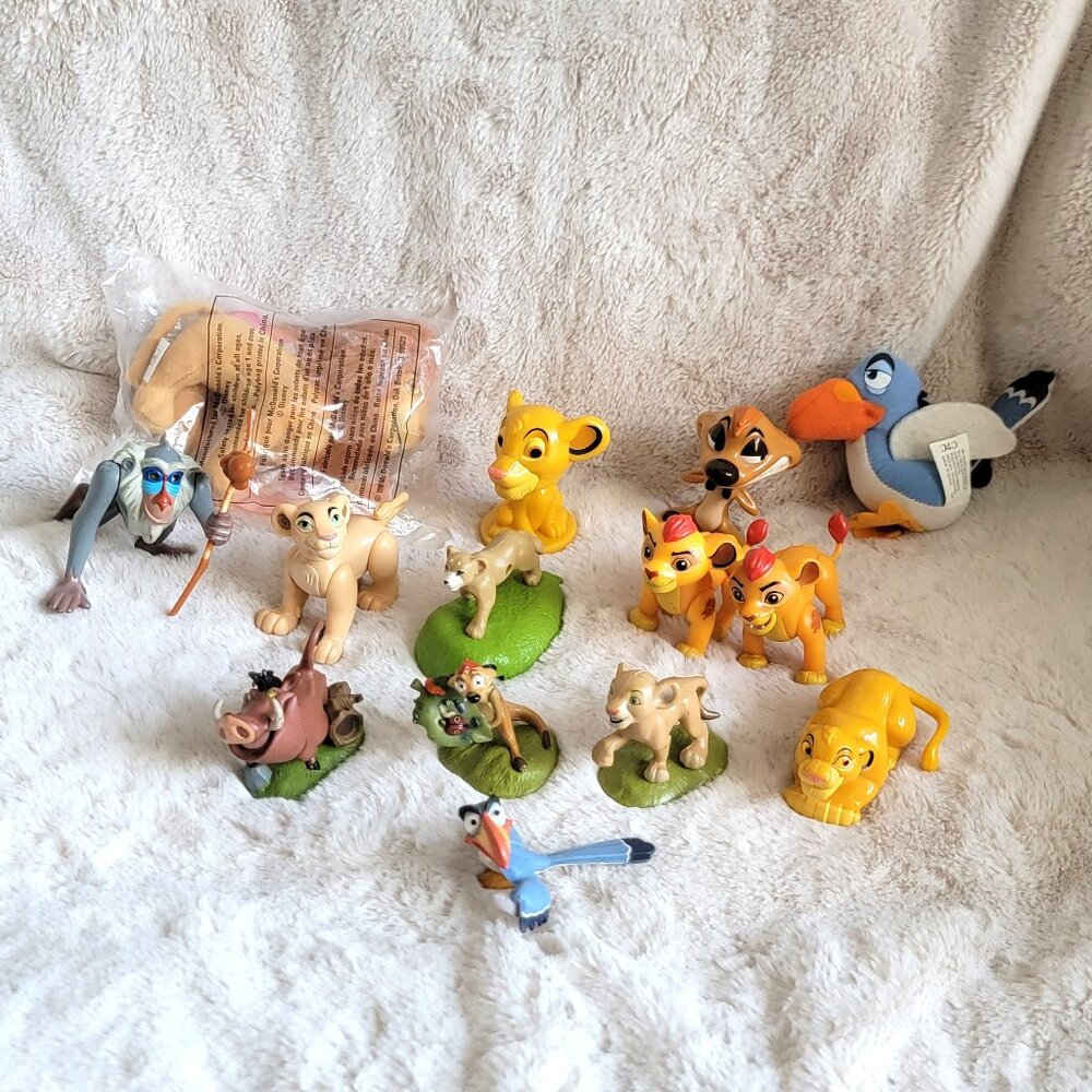 Lot of Disney's The Lion King / Guard PVC Figures Bobbleheads Plush Poseable